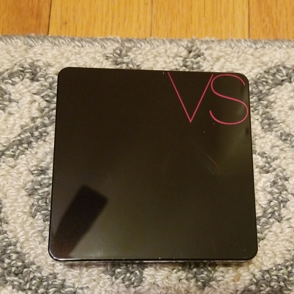 NIB Victoria's Secret Party Perfect Makeup Kit - Picture 4 of 6